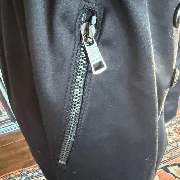 Burberry black Double-Breasted Trench Coat - Picture 12 of 13